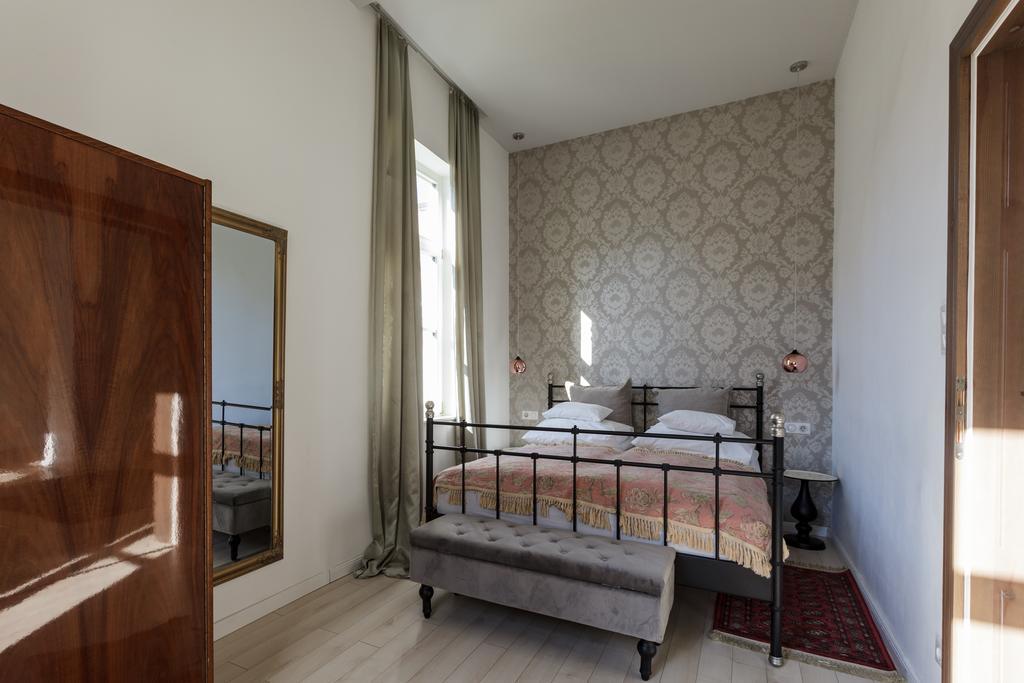 Baross Boutique Apartman Γκιόρ Εξωτερικό φωτογραφία