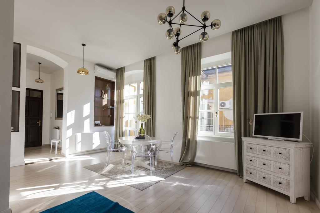 Baross Boutique Apartman Γκιόρ Εξωτερικό φωτογραφία
