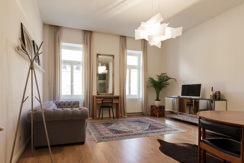 Baross Boutique Apartman Γκιόρ Εξωτερικό φωτογραφία